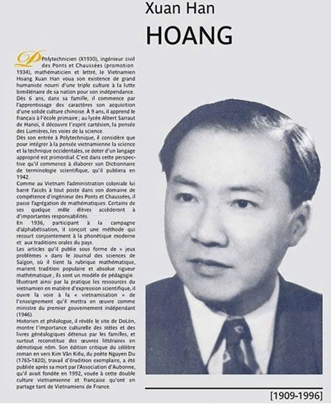 Tiểu sử Giáo sư Hoàng Xuân Hãn được gắn trước phòng học ngoại ngữ của Trường Cầu đường Paris (Ponts et Chaussées). Ông được vinh danh là một trong 100 sinh viên tiêu biểu nhất, tên của ông cũng được đặt cho giảng đường đại học của trường. Ảnh: Tư liệu