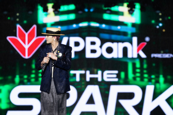 D-Gragon tham gia đại nhạc hội của VPBank. Ảnh: VPBank