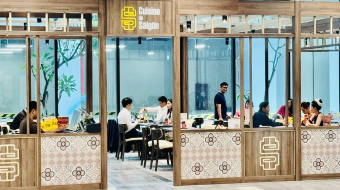 Không gian thoáng đãng, sang trọng tại Cuisine de Saigon ở ga T3. Ảnh: Sasco