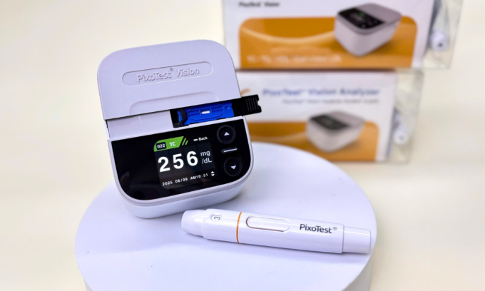 PixoTest Vision đo 4 chỉ số mỡ máu tại nhà. Ảnh: eblood