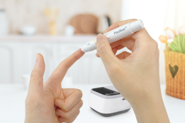 Đo nhanh 4 chỉ số mỡ máu tại nhà với PixoTest Vision