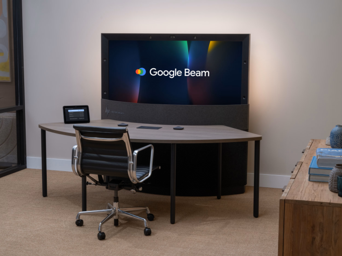 Góc làm việc hybrid với các thiết bị tích hợp HP Dimension và Google Beam. Ảnh: HP