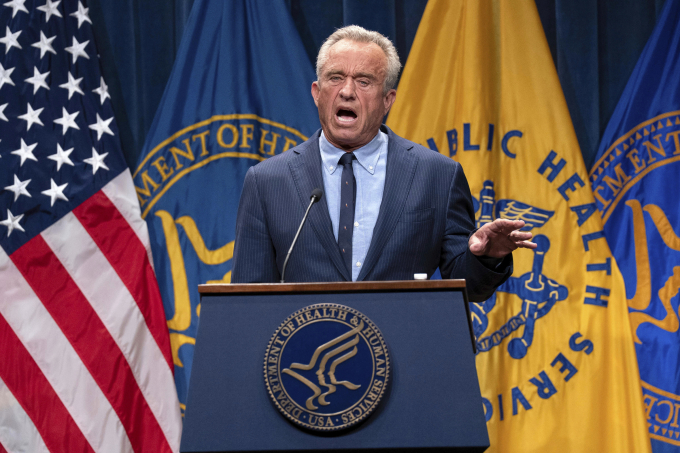 Bộ trưởng Y tế Mỹ Robert F. Kennedy Jr. phát biểu tại Washington ngày 16/4. Ảnh: AP