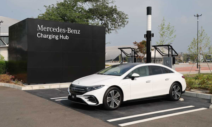 Trạm sạc xe điện của Mercedes ở Chiba, Nhật Bản. Ảnh: Mercedes