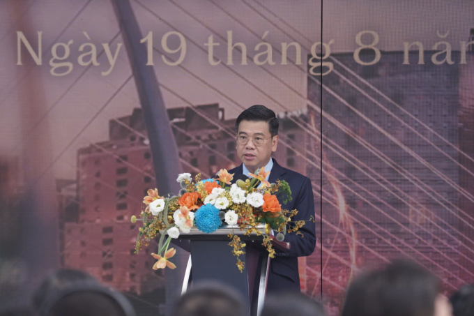 Ông Nguyễn Văn Dũng, Phó chủ tịch UBND TP HCM, đánh giá ý nghĩa công trình, sáng 19/8. Ảnh: Quỳnh Trần