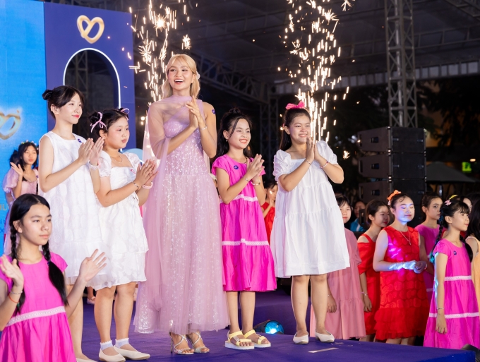 Dự án Giấc Mơ Lọ Lem hướng đến bé gái yếu thế. Ảnh: Việt Hùng