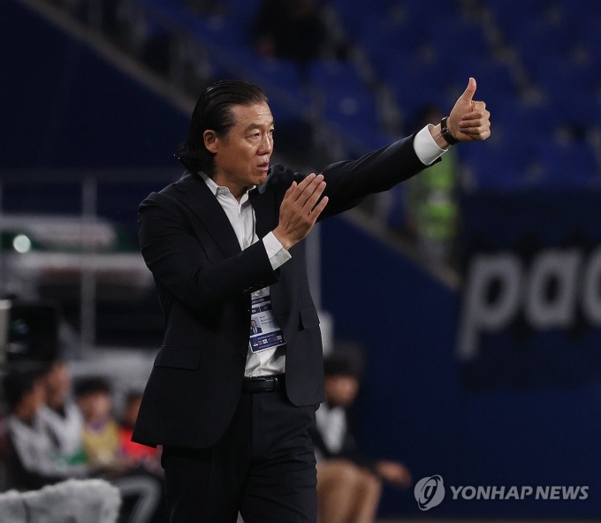 HLV Kim Pan-gon dẫn dắt Ulsan Hyundai dự K-League 1 năm 2025. Ảnh: Yonhap