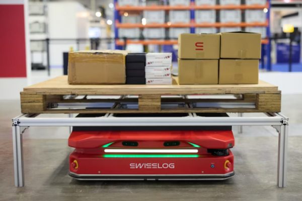 Swisslog: Robot chở pallet tự động hóa kho vận