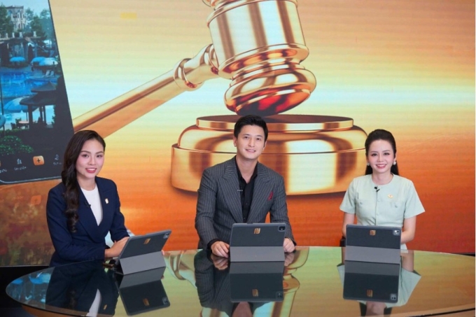 Diễn viên Huỳnh Anh xuất hiện trong phiên livestream NobleGo ngày 19/8.