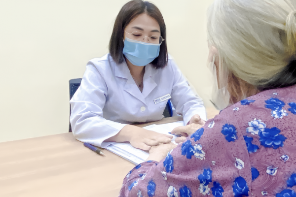 Điều trị suy thận: Cụ bà hồi phục sau 3 tháng
