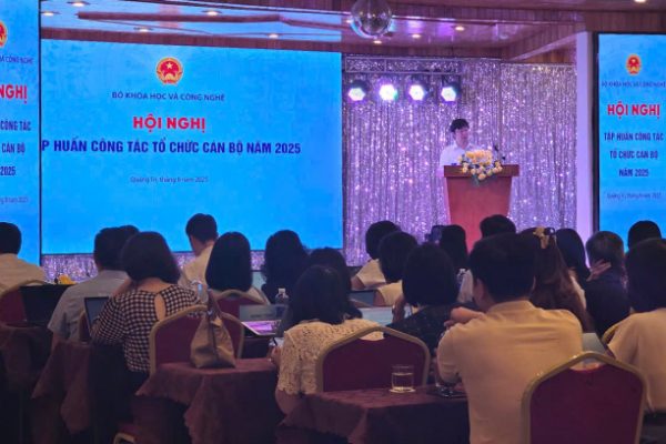 Ứng dụng chuyển đổi số: Quản lý cán bộ hiệu quả