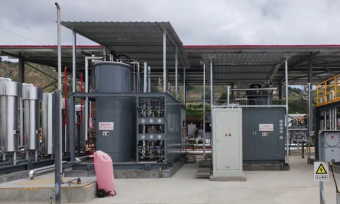 Thiết bị lọc khí heli siêu tinh khiết hoạt động tại một dự án ở Diên An. Ảnh: Science and Technology Daily