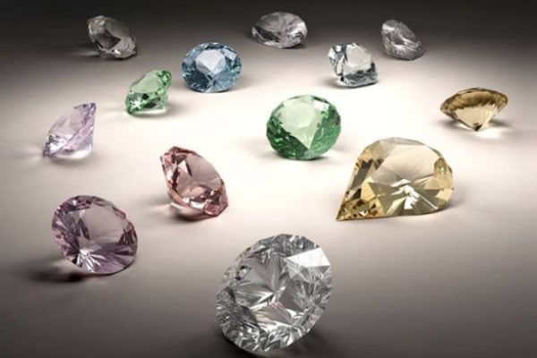 Giải mã sự hình thành đa dạng màu sắc của kim cương
