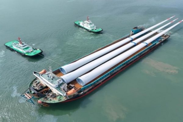 Cánh quạt khổng lồ của turbine gió mạnh nhất thế giới