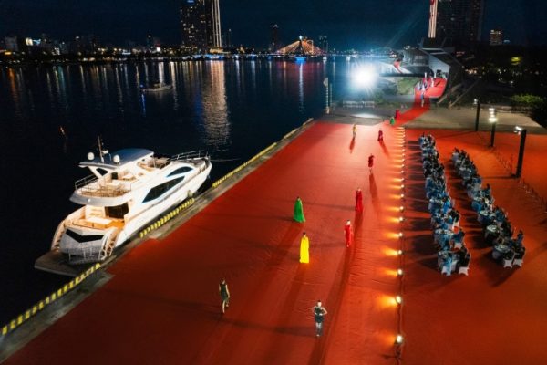 Vũ Ngọc và Son: Phong Cách Thời Trang Việt Độc Đáo