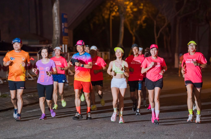 Runner của GRC tham gia các buổi tập có huấn luyện viên. Ảnh: Garmin