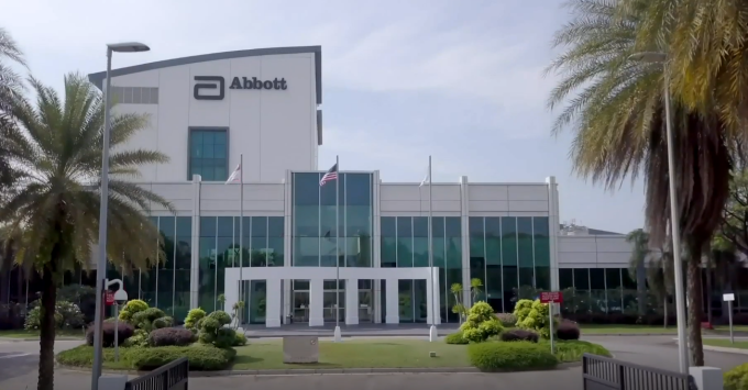 Nhà máy Abbott Manufacturing Singapore có quy mô đầu tư hơn 300 triệu đô la. Ảnh: Mai Khanh