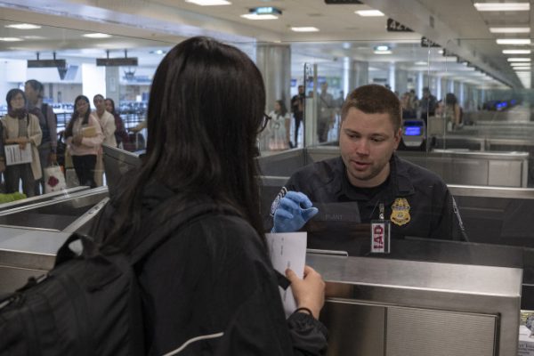 Visa Mỹ: Yêu cầu bảo lãnh 15.000 USD cho du khách?