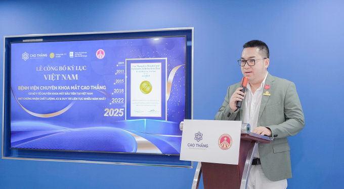 Ông Nguyễn Quốc Anh – Giám đốc điều hành Bệnh viện Mắt Cao Thắng phát biểu tại lễ công bố kỷ lục Việt Nam. Ảnh: Bệnh viện cung cấp