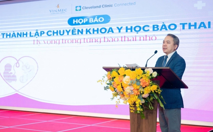 PGS.TS.BS Phạm Bá Nha - Giám đốc Trung tâm Sức khỏe Phụ Nữ (Vinmec Times City) phát biểu tại lễ ra mắt chuyên khoa Y học bào thai. Ảnh: Vinmec