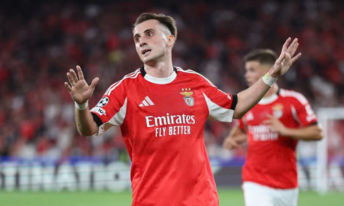Tiền vệ Kerem Akturkoglu mừng bàn thắng duy nhất cho Benfica trước Fenerbahce, ở lượt về vòng play-off Champions League trên sân Da Luz, thành phố Lisbon, Bồ Đào Nha tối 27/8/2025. Ảnh: AFP