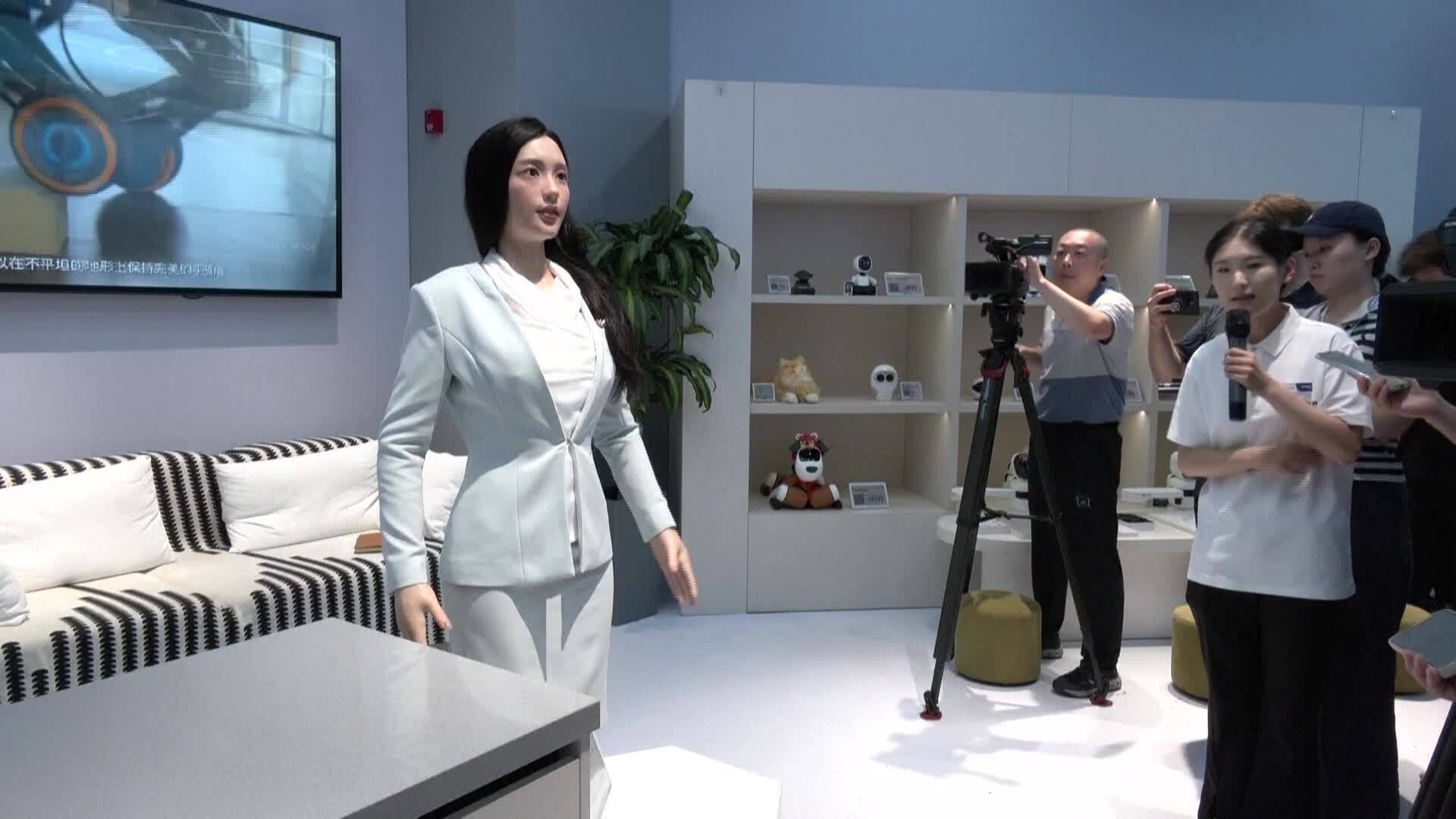 Cửa hàng Trung Quốc chuyên bán robot thông minh