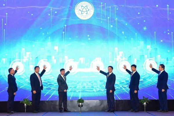 ‘Tri thức, sáng tạo và công nghệ là nguồn lực sản xuất quan trọng nhất’