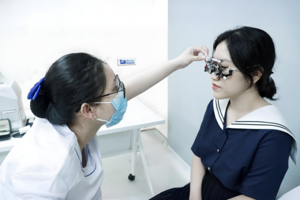 Cận thị: Bệnh có tự khỏi được không?