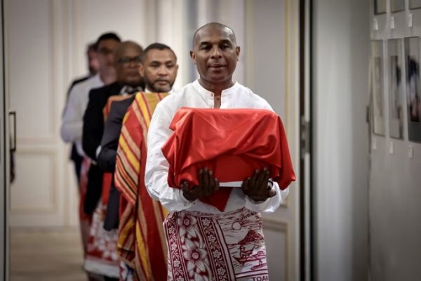 Pháp trao trả hộp sọ vua cho Madagascar: Tin tức quốc tế