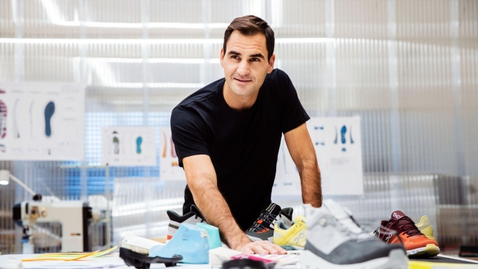 Federer đầu tư vào nhãn hàng giày và trang phục thể thao Thụy Sĩ On từ 2019. Ảnh: Tatler