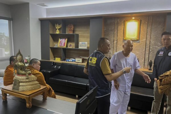 Nhà sư Thái Lan bị bắt vì cáo buộc tham ô và rửa tiền