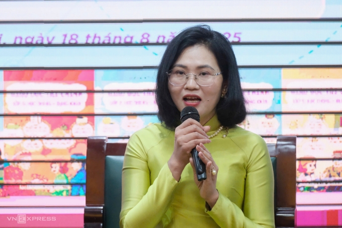 Bà Lê Thị Thúy Sen, tác giả bộ sách Giáo dục tài chính. Ảnh: Thanh Hằng
