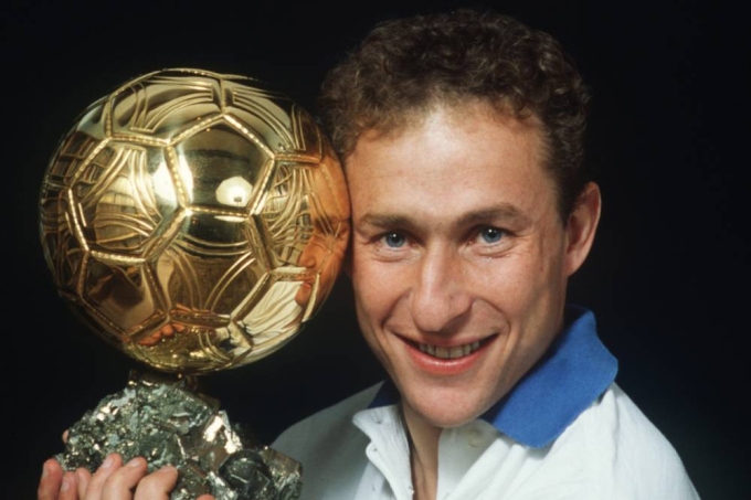 Papin từng ghi 30 bàn trong 54 trận cho tuyển Pháp. Tên tuổi của ông gắn liền với các CLB Marseille, AC Milan và Bordeaux. Năm 1991, Papin nhận Quả Bóng Vàng, trở thành cầu thủ người Pháp duy nhất giành danh hiệu này khi chơi cho một CLB quê nhà.