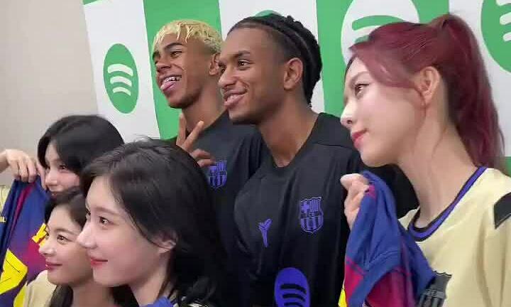 FC Barcelona giao lưu nhóm ITZY