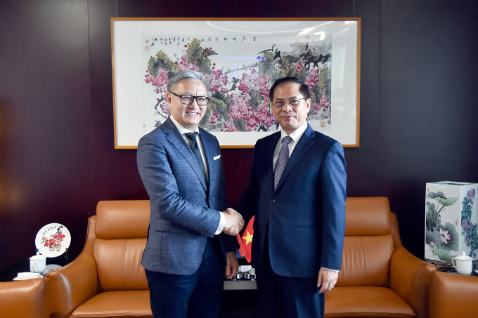 Phó thủ tướng, Bộ trưởng Ngoại giao Bùi Thanh Sơn đã gặp Bộ trưởng Ngoại giao Lào Thongsavanh Phomvihane