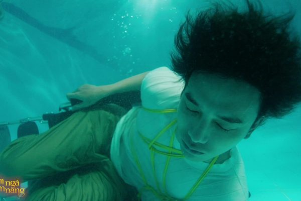 Lê Khánh: 20 giờ vật lộn dưới nước trên phim trường