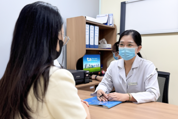 Lộ tuyến cổ tử cung: Có gây vô sinh không? Tư vấn từ chuyên gia