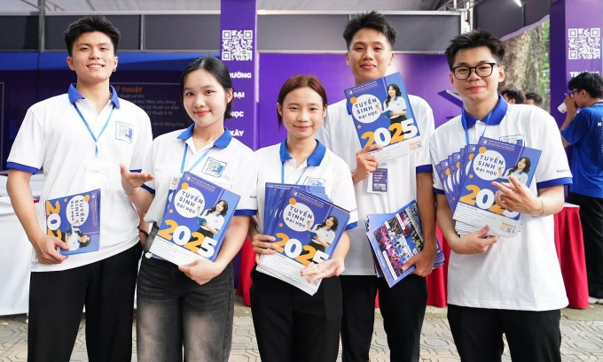 Sinh viên Đại học Xây dựng Hà Nội trong ngày hội lựa chọn nguyện vọng hồi tháng 7. Ảnh: Fanpage trường