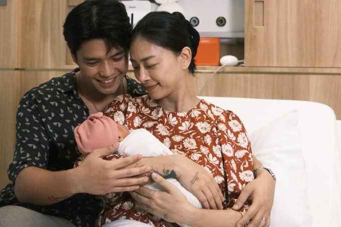 Khoảnh khắc Ngô Thanh Vân, Huy Trần đón con đầu lòng. Ảnh: Nhân vật cung cấp
