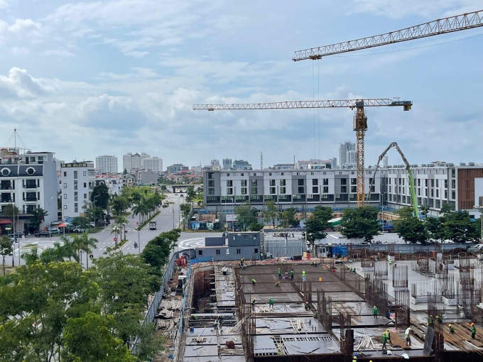 Các hạng mục thấp tầng và hạ tầng cảnh quan đang được đẩy nhanh triển khai.  Ảnh: Luxora Bắc Giang