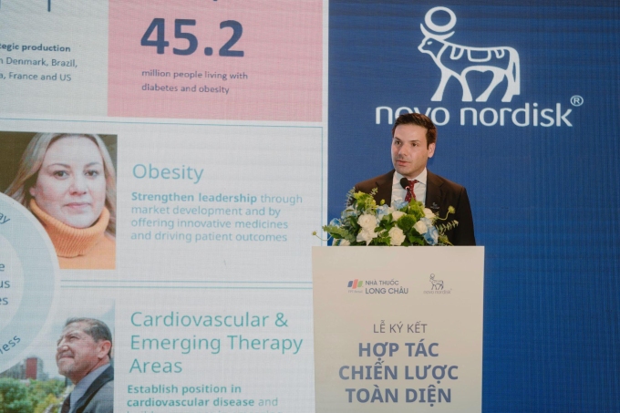 Đại diện Novo Nordisk Việt Nam phát biểu tại lễ ký kết. Ảnh: LC