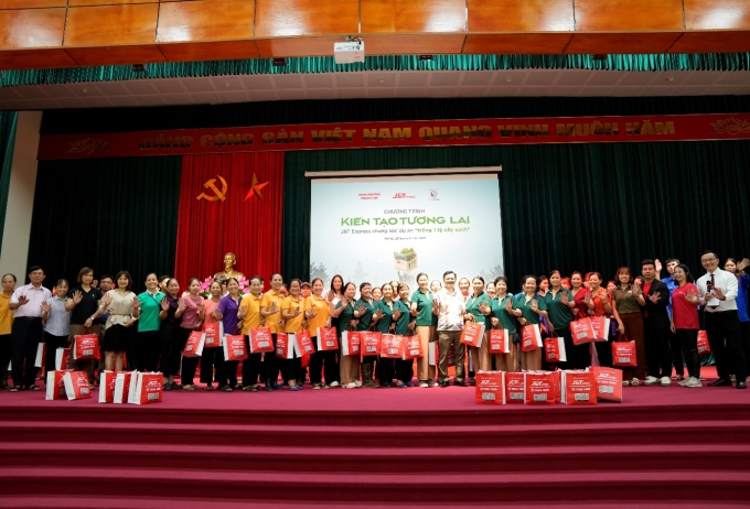 Sự kiện thu hút đông đảo người dân địa phương tham gia. Ảnh: J&T Express