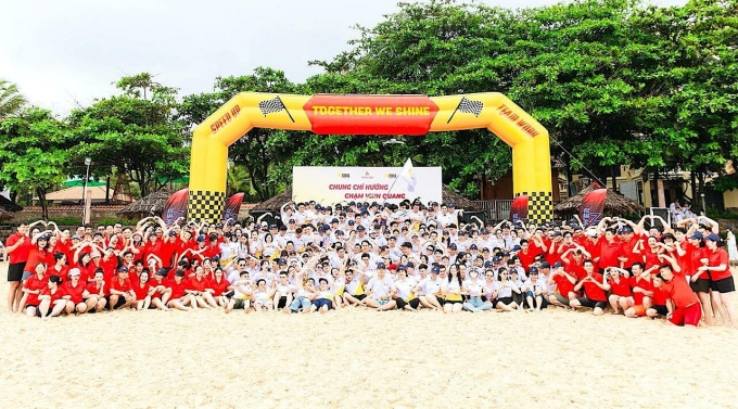 Hàng năm, công ty tổ chức chương trình team building để nhân viên thư giãn và kết nối. Ảnh: Teraland
