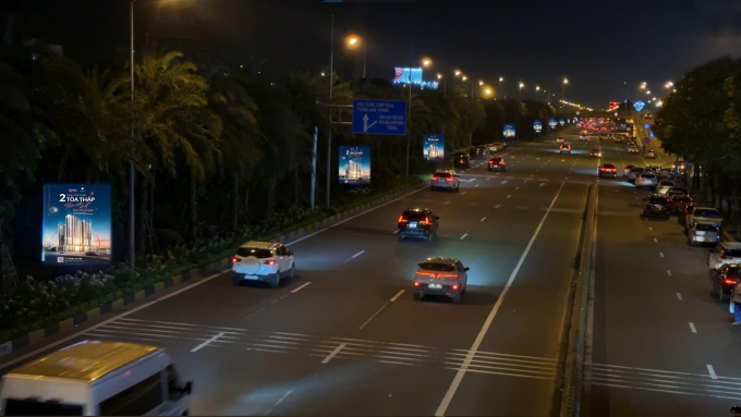 Hệ thống DOOH đồng bộ cho hiệu quả thị giác nhân đôi. Ảnh: Bizman
