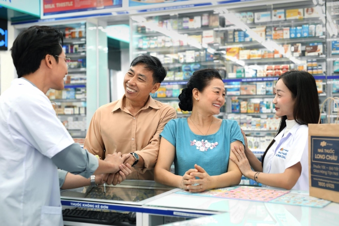 AstraZeneca và Long Châu mang đến giải pháp bảo vệ tim, thận chính hãng, cam kết minh bạch nguồn gốc. Ảnh: LC