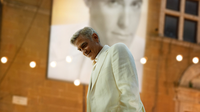 Tài tử George Clooney trong phim Jay Kelly. Ảnh: Netflix