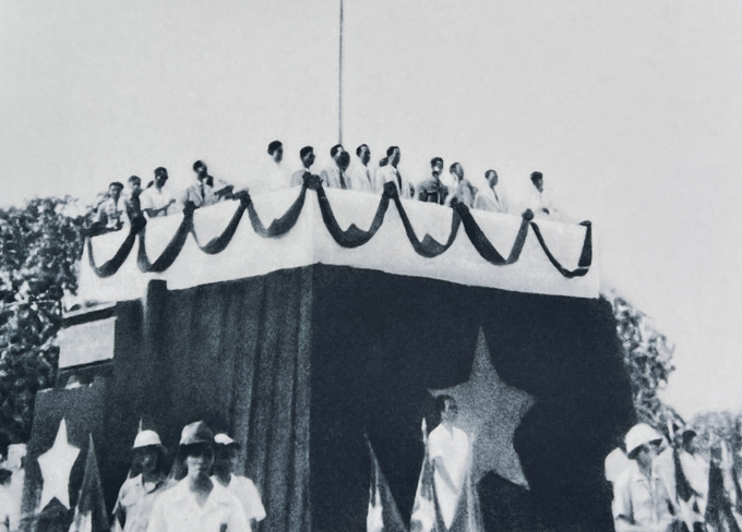 Lễ đài đọc Tuyên ngôn độc lập ngày 2/9/1945. Ảnh tư liệu