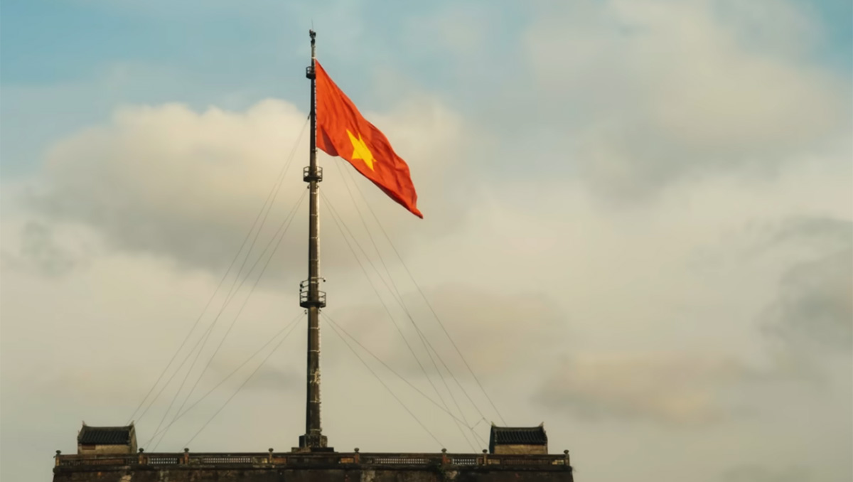 MV "Nhà tôi có treo một lá cờ" - Hà Anh Tuấn