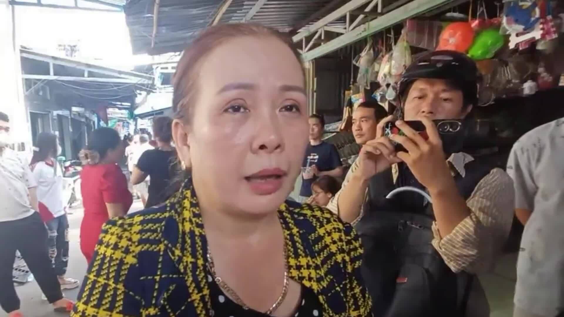 Người đàn ông chém vợ hờ, đốt nhà gây cháy 56 ki-ốt chợ