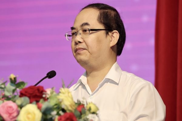 Quản lý mỹ phẩm tự chế online: Vẫn còn nhiều thách thức